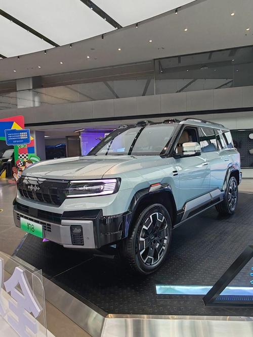 成都44比亚迪方程豹硬派越野的爆款，英菲尼迪35周年与你共成长